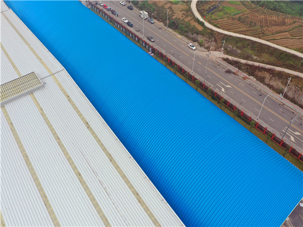 重慶某光伏公司出料車間拱形屋頂工程案例解析成品屋頂效果圖